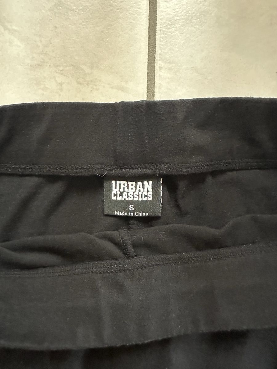 Leggings: Leggings Urban Classics schwarz Grösse S mit Spitze – Usato da Hergiswil NW venduto da kaufe_at_kaufmann 4