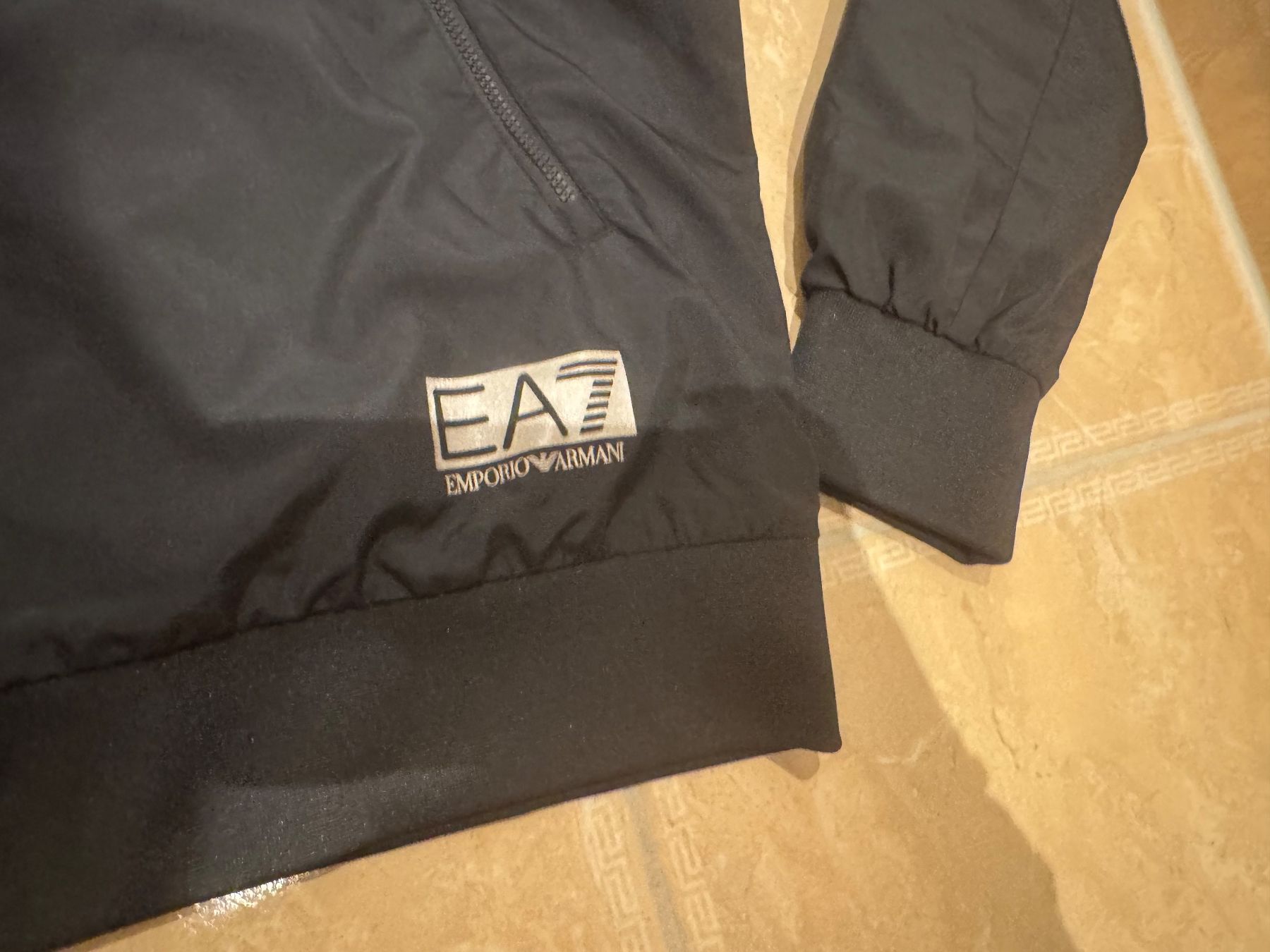 Armani Giacche: Armani NWT Wind/Wetterjacke, S NP470 Fr – Nuovo (secondo la descrizione) da Klingnau venduto da Markus14 4