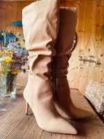 Stiefel in Wildlederoptik