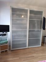 Pax Kleiderschrank mit Glas-Schiebetüren, viel Stauraum