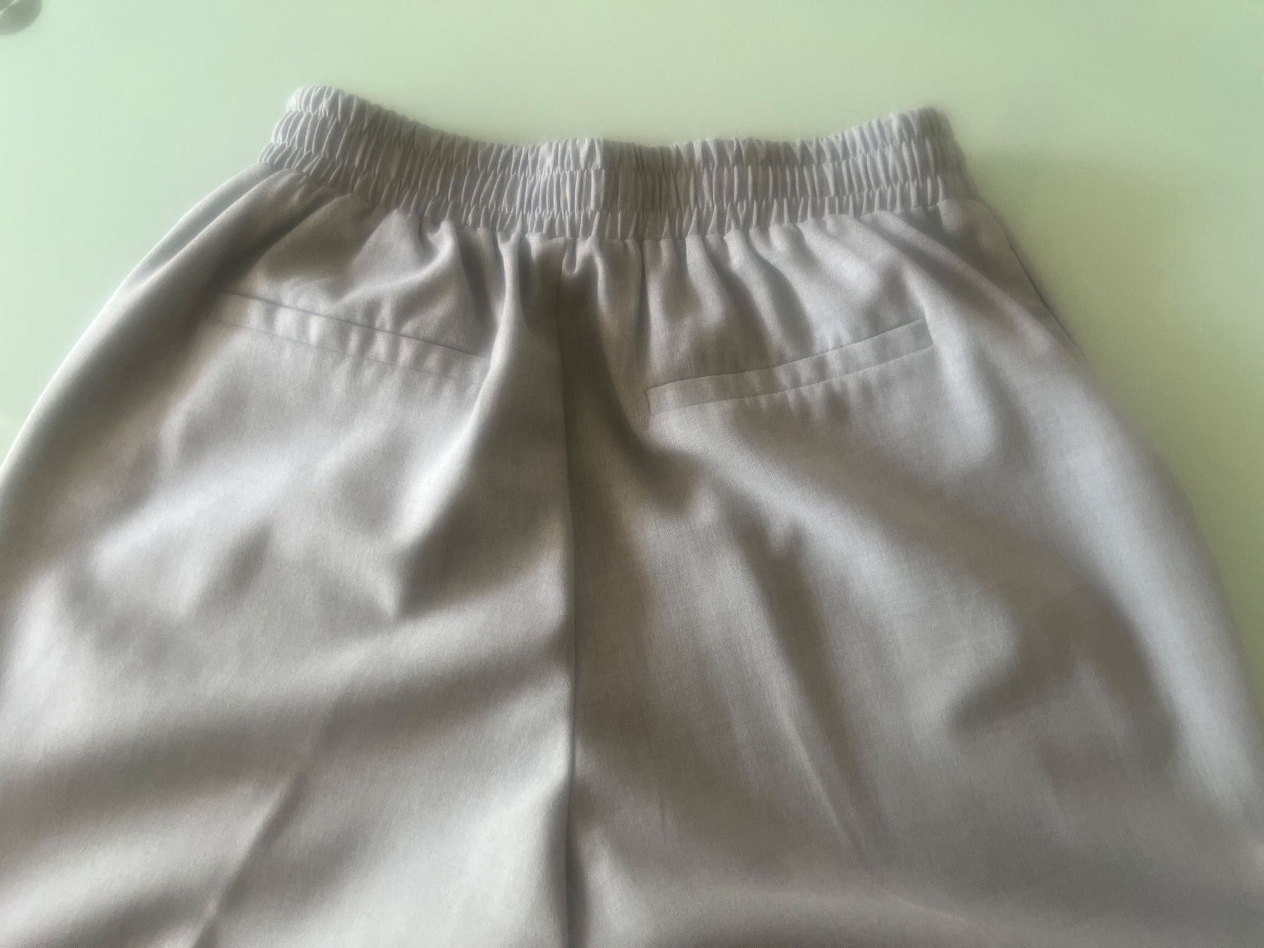 Bershka Hosen: Hosen Gr. M von Bershka – Gebraucht aus Näfels von ale_c9qn 2