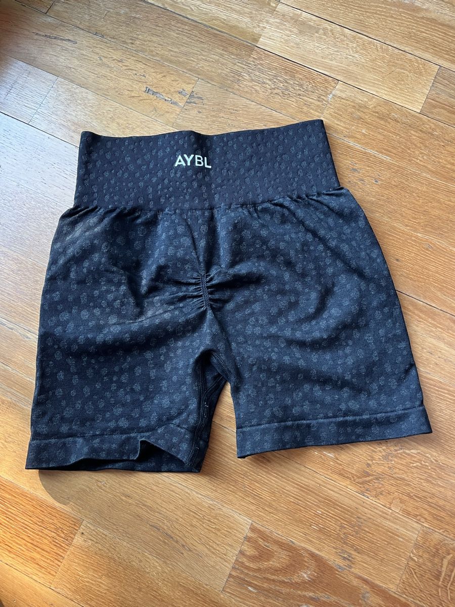 Aybl Leggings: AYBL Shorts mit Scrunch – D'occasion à Ittigen par str_9dw5 1