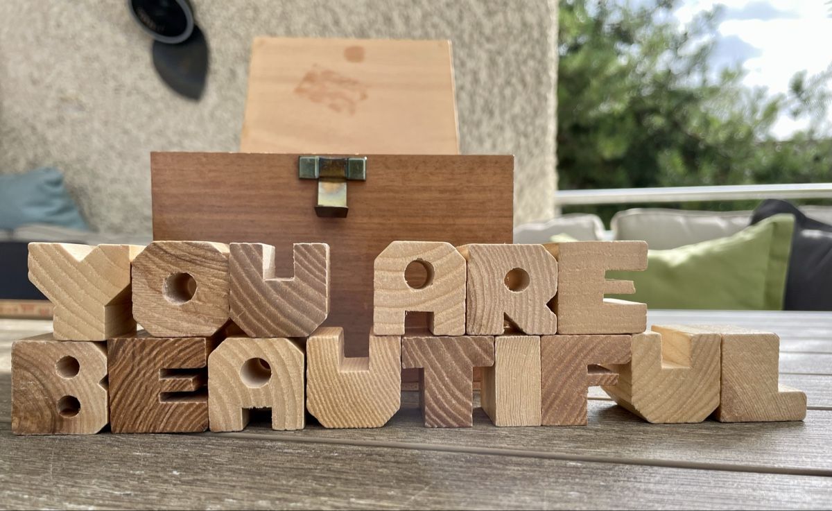 Giocattoli: Holzbuchstaben mit Holzbox  – Usato da Uster venduto da Jemedi 2