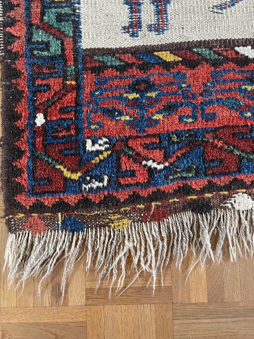 Kelim Tappeti: Antiker Nomaden Kelim Teppich 117x128 – Usato da Biel/Bienne venduto da BUY63 1