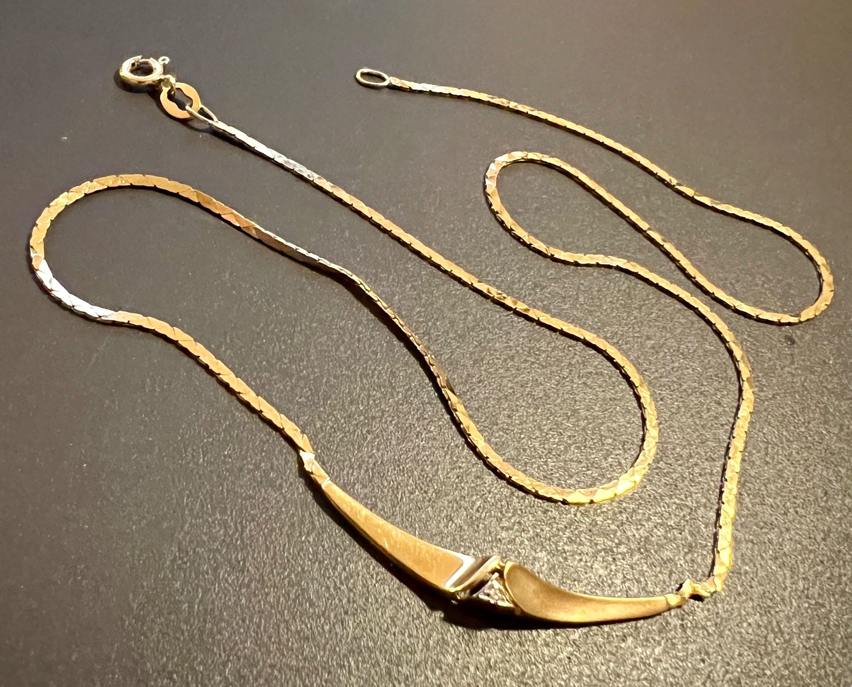 Ketten: Gold-Collier 18K mit Diamant – Gebraucht aus Chur von Penting1935