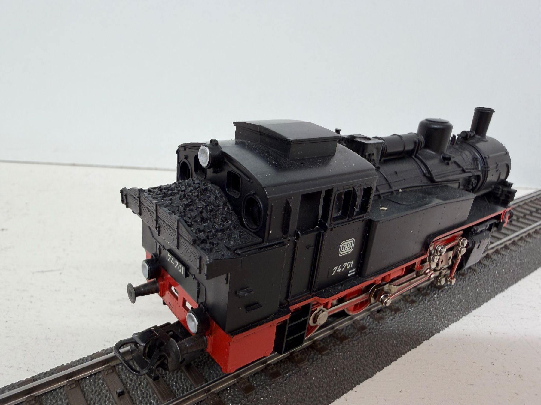 Märklin Modellini di ferrovie: 3095 Tenderlokomotive BR 74 der DB – Usato da Büsserach venduto da ModellbahnDepot 5