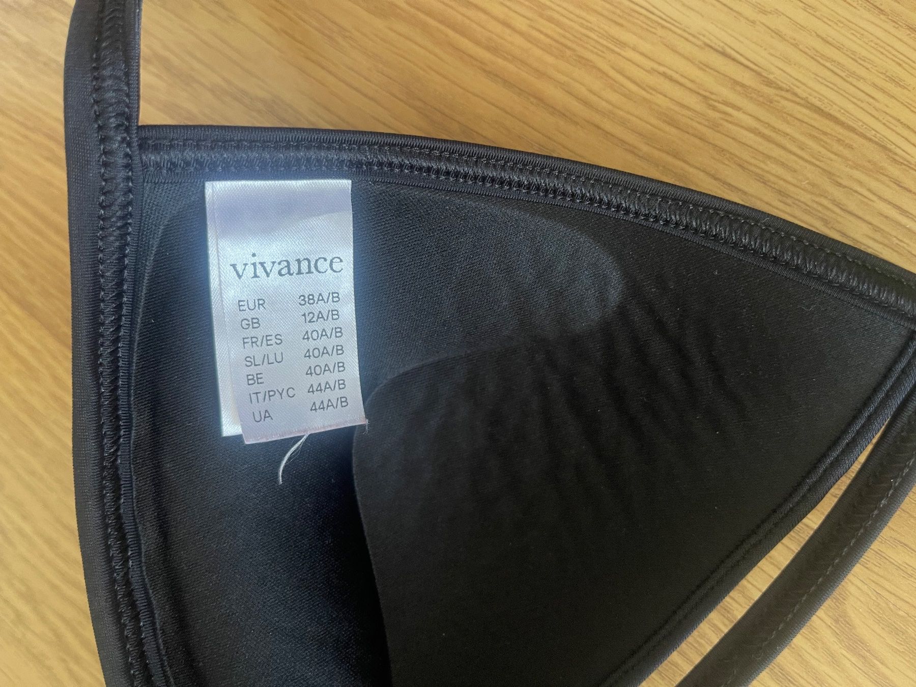Badekleider & Bikinis: Schwarzer Bikini-Top, Grösse 38B/36C, – Gebraucht aus Horgen von Sol-verde 1