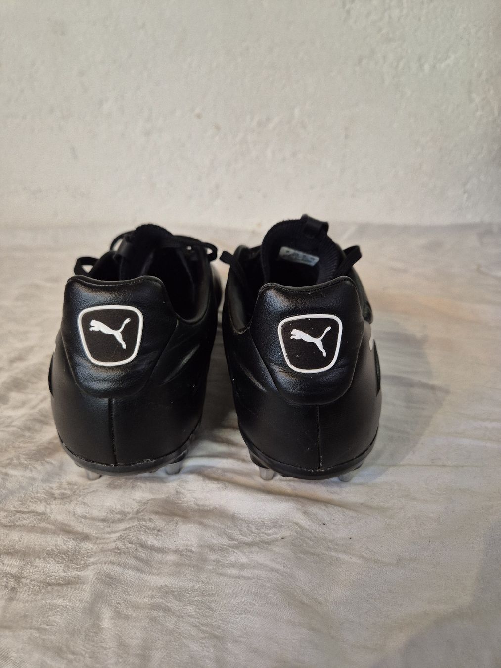 Puma Scarpe da uomo: Chaussures de foot Puma King, pointure 44.5 – Usato da Daillens venduto da jay_z 2