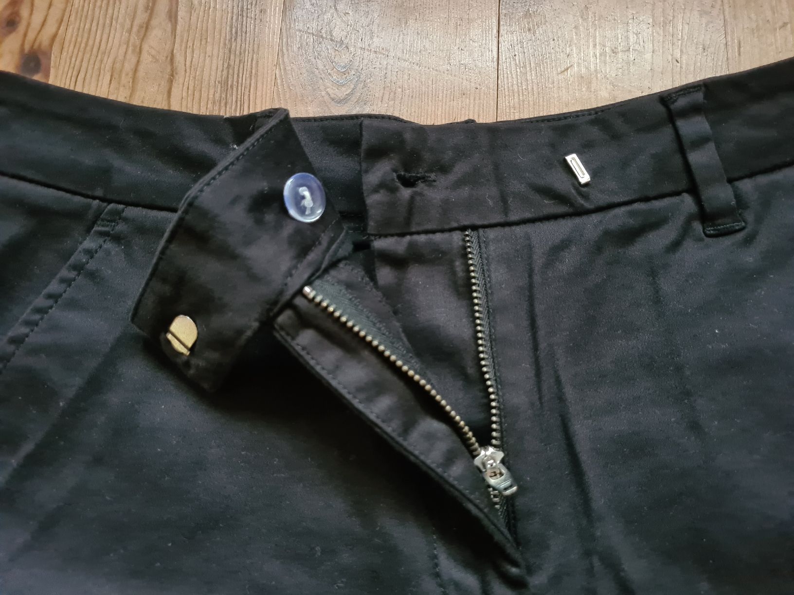 Manor Pantaloni: 2 neuwertige Shorts von Manor – Nuovo (secondo la descrizione) da Fischenthal venduto da claerlibaerli 2