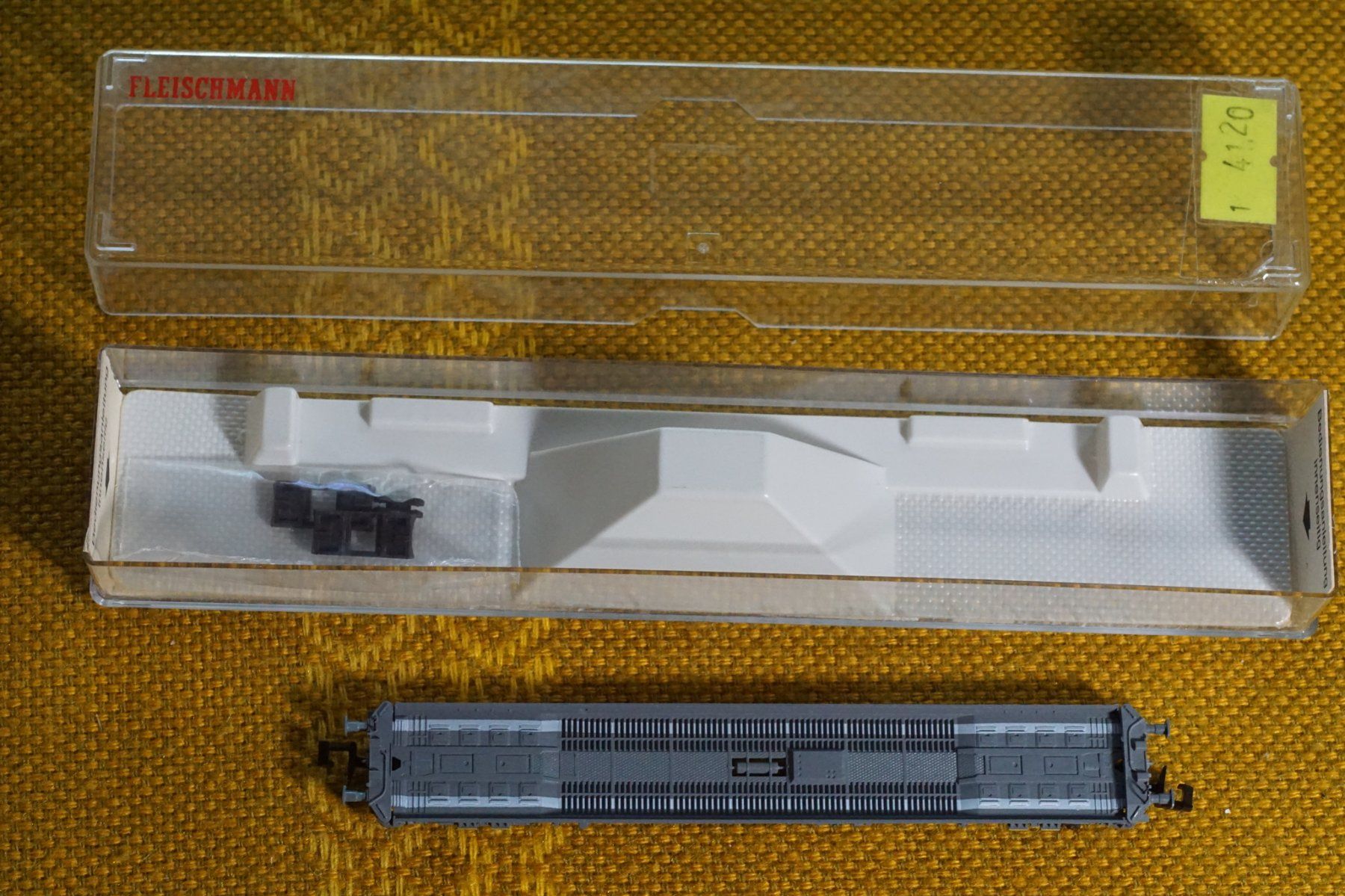 Fleischmann Modellini di ferrovie: Fleischmann Niederflur-Wagen HUPAC Spur N – Usato da Gränichen venduto da iknow