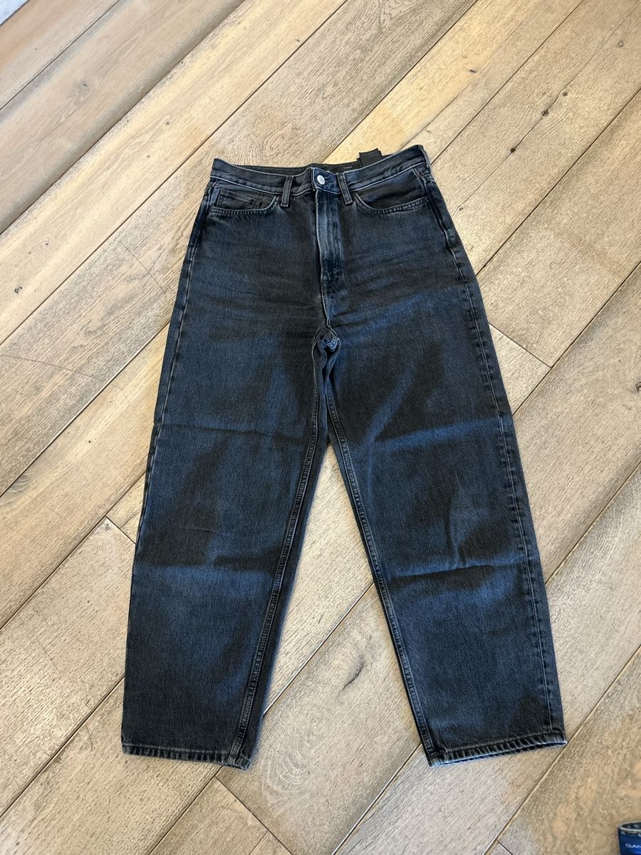 Cos Jeans: Pantalon COS Noir Délavé, Taille 28 – Usato da Signy venduto da Chloe79