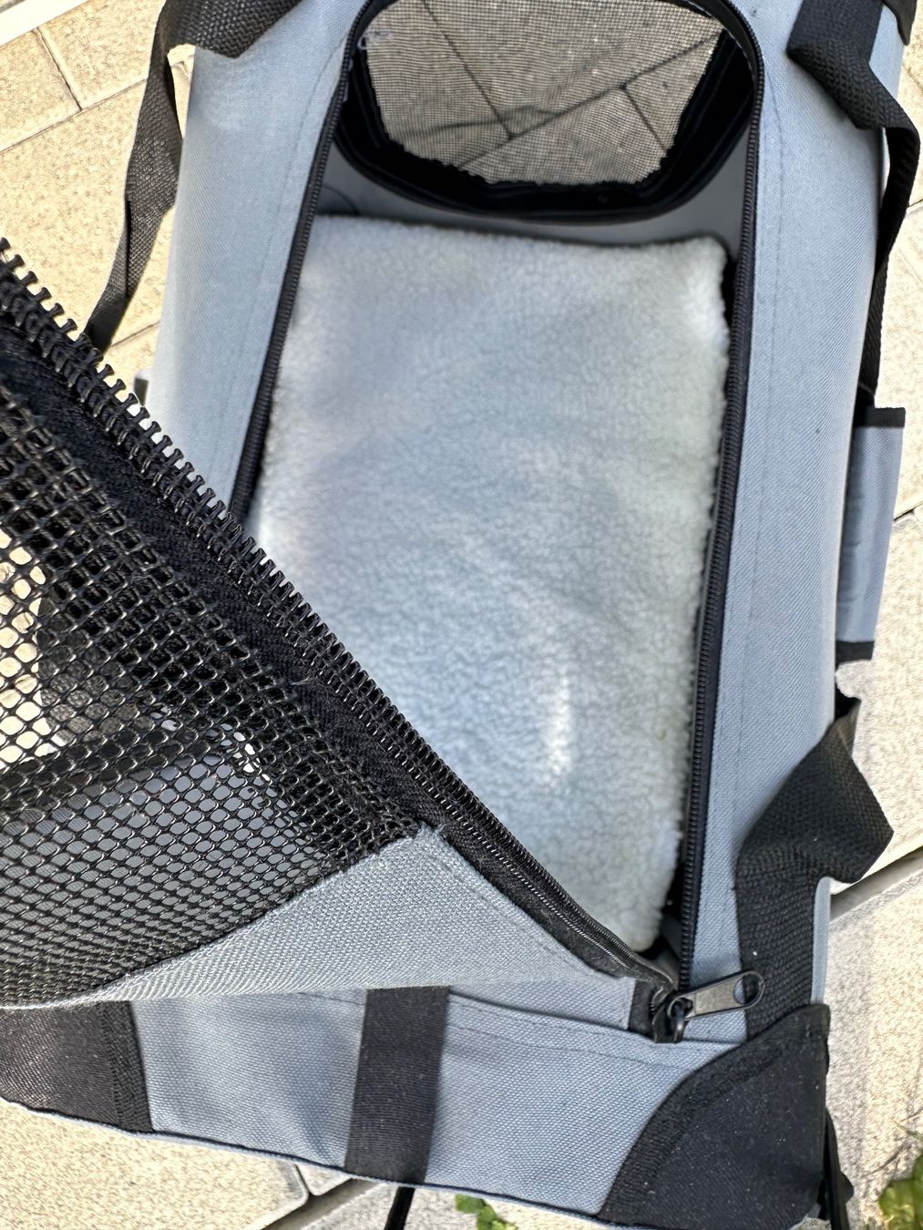 Gabbie, trasporto & Sicurezza: Praktische Transportbox für Hunde oder Katzen, Grau – Usato da Pfäffikon ZH venduto da bingo74 5