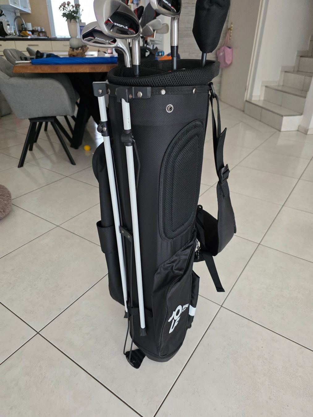 Wilson Mazze & Set: Wilson Profile / Migros Golf Einsteiger-Set (Standbag + 4 Sc – Usato da Villmergen venduto da ram_8vkv 1