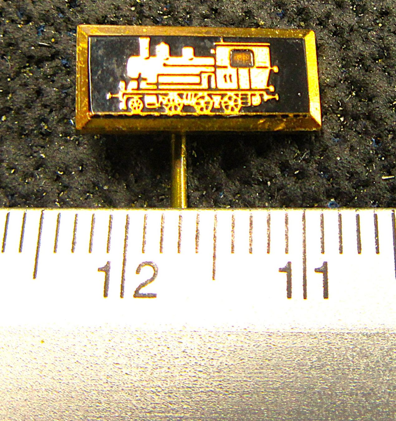 SBB/CFF/FFS Placchette & Badge: DAMPFLOK OLDTIMER ANSTECKNADEL ABZEICHEN KLEIN-FEIN GOLDIG – Usato da Ettingen venduto da Hausi4711