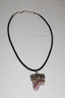 Originelle Kette mit Achatanhänger