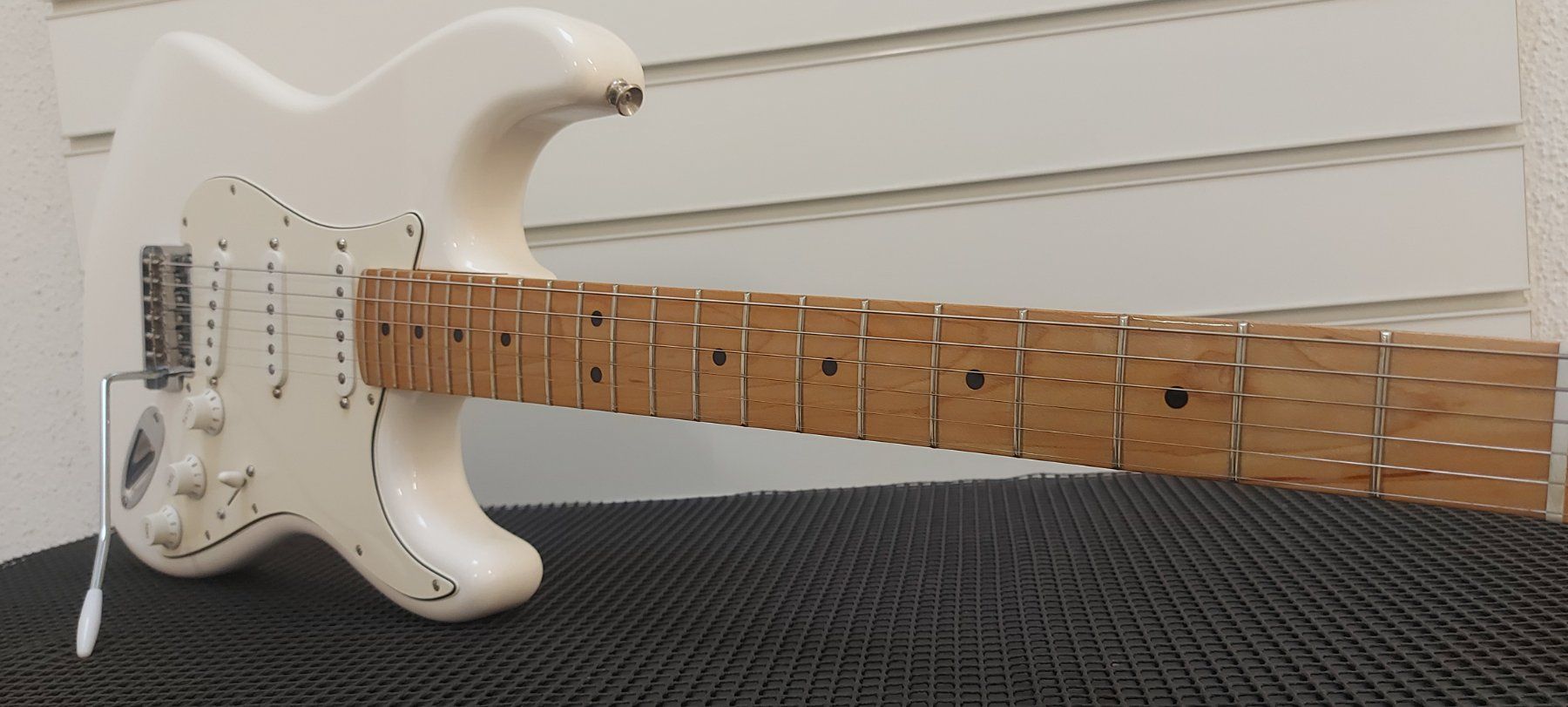 Fender Strumenti musicali: Fender Stratocaster Mexico 2018 frisch ab service – Usato da Glattbrugg venduto da Swissmusik 2