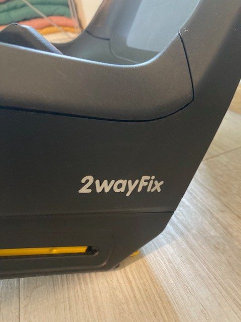 Maxi-Cosi Seggiolini per auto: Maxi Cosi 2wayfix Station mit Kindersitz – Usato da Zürich venduto da Laura1079 2