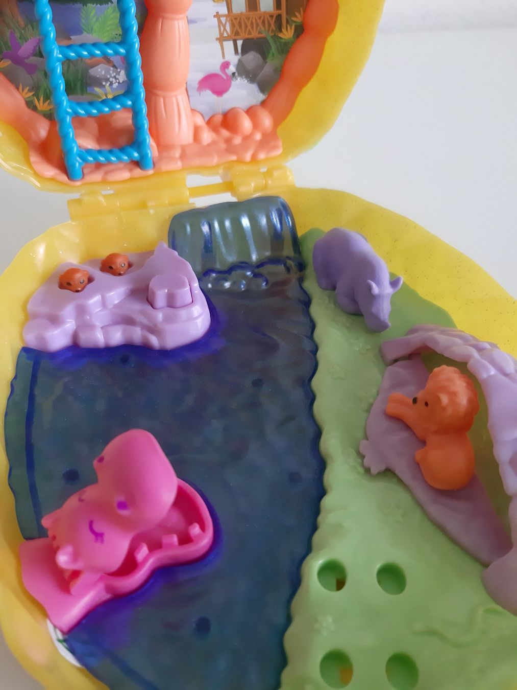 Polly Pocket Spielzeuge: Polly Pocket Tropicool Pineapple Purse – Gebraucht aus Buchs SG von Bray_Law 9