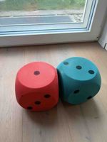 2 Deko Würfel rot und blau gebraucht
