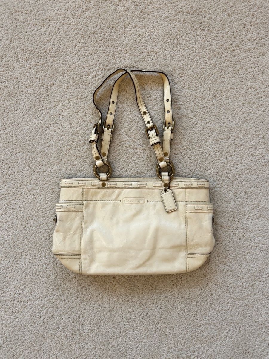 Coach Borse da donna: cute vintage coach bag white  – Usato da Dietlikon venduto da leaaasells