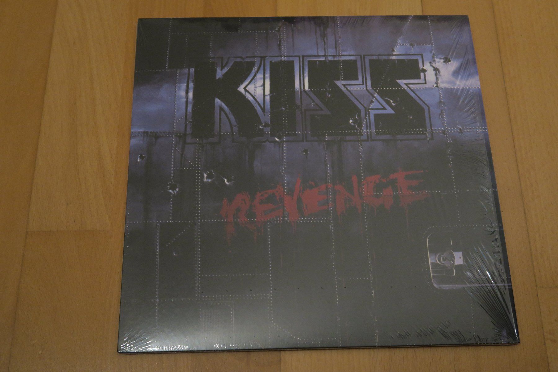 Dischi in vinile: Kiss – Revenge – Usato da Thun venduto da Karibu70