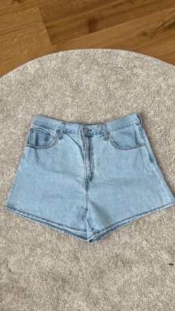 Levis Jeans ungetragen Grösse 31