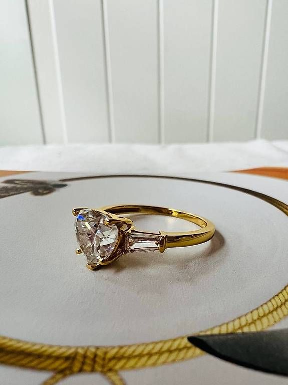 Ringe: Herzförmiger Moissanitring 2 Karat – Gebraucht aus Thalwil von han_2b8c 4