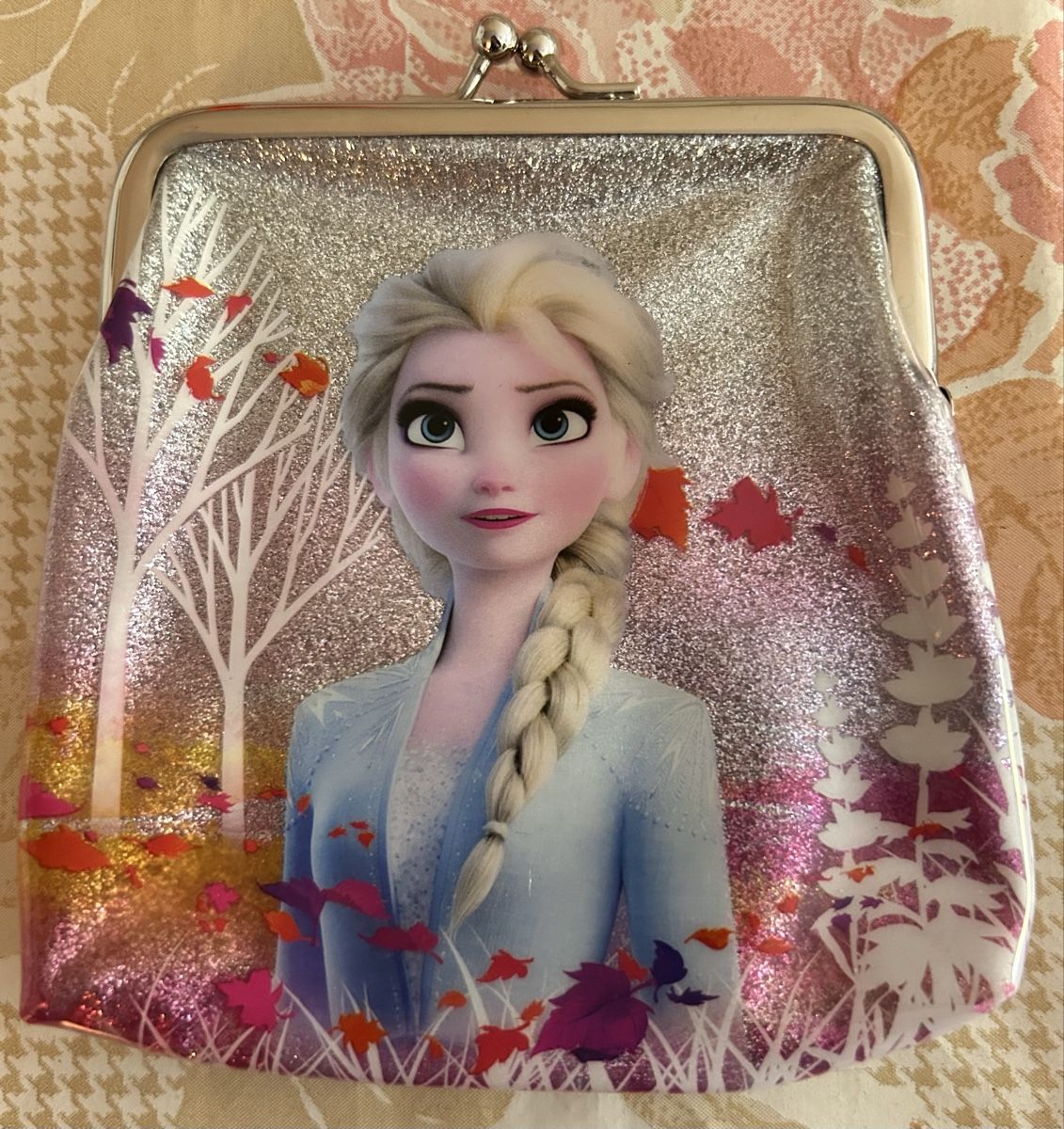 Disney Altro per bambini: Frozen 2 mit Anna&Elsa Geldbeutel – Nuovo (secondo la descrizione) da Laufen venduto da Jassi.quinn