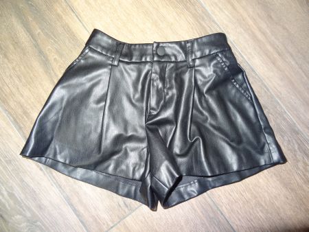 Short simili cuir noir ZARA taille 116