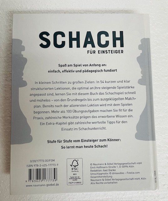 Giochi: Schachbrett und Box mit Figuren von Philos – Usato da Oberrieden venduto da Ket25 5