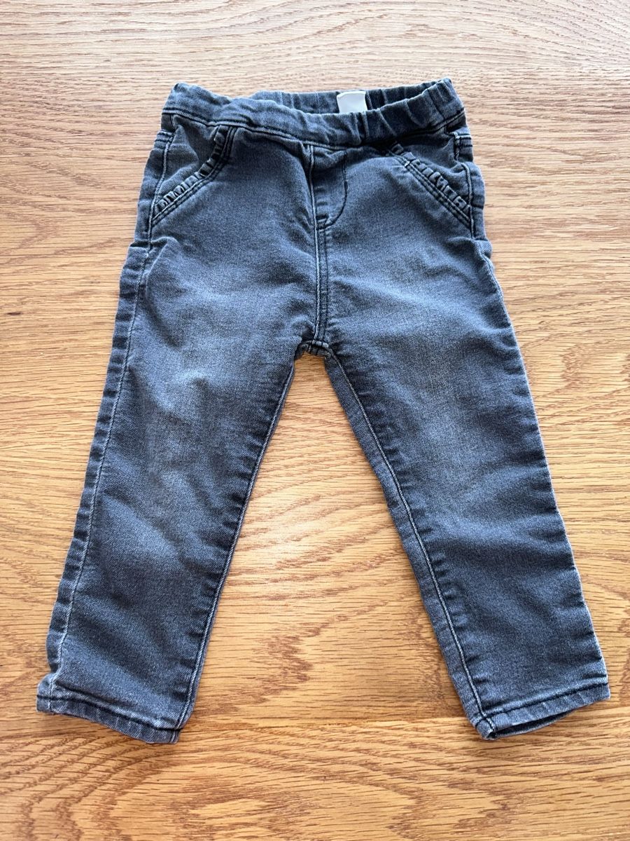 H&M Lotti & Set di vestiti: Gr 86 H&M jeans – Usato da Wettingen venduto da hak_52m8