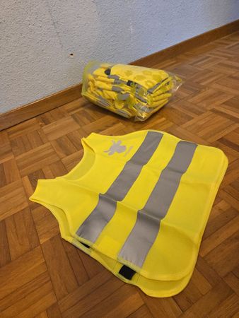 24 kinderwarnwesten von swissmilk neuwertig