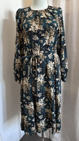 Kleid Blumenmuster Dunkelgrün Langarm 