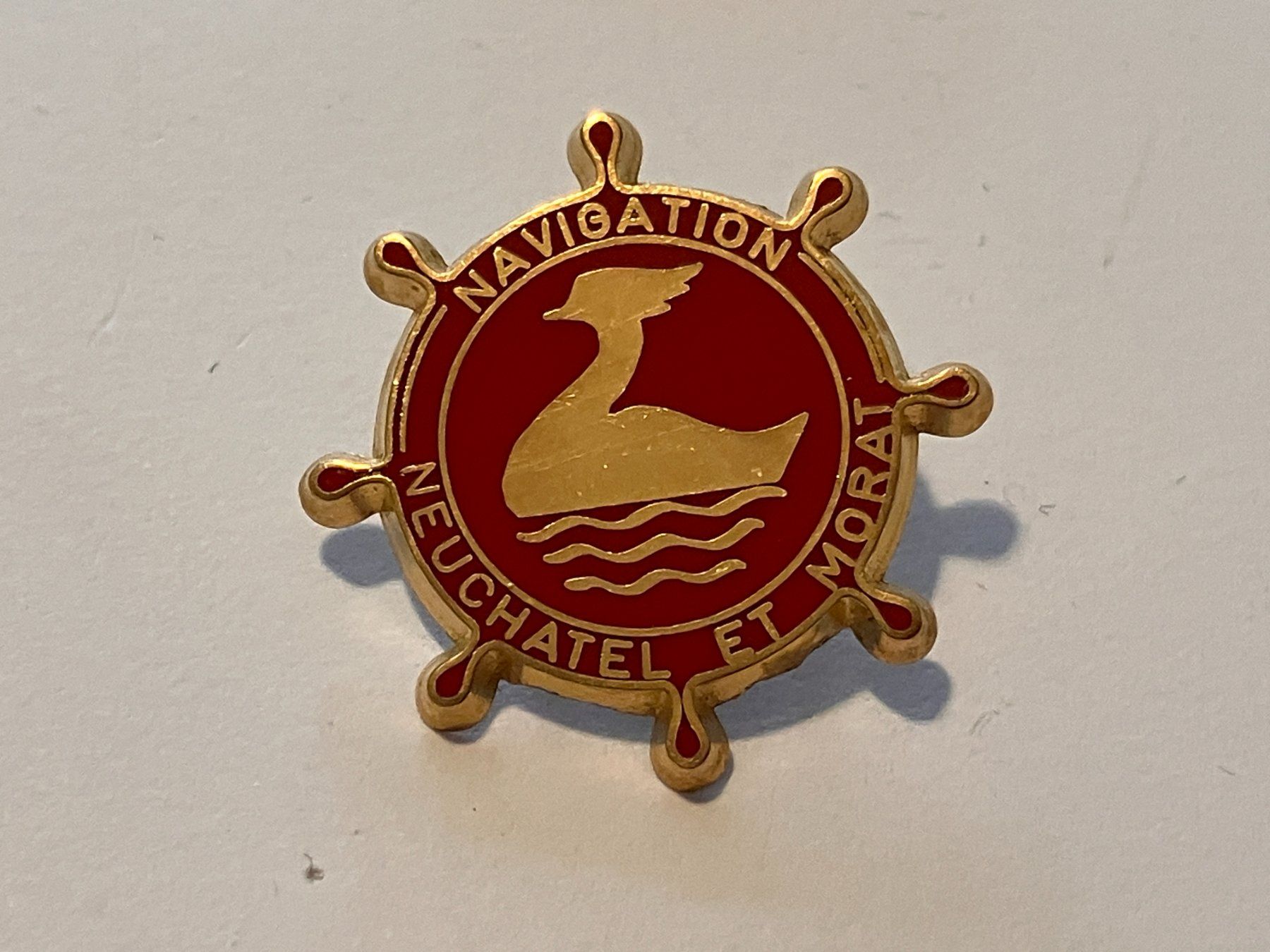 Placchette & Badge: 1 Pin Navigation Neuchatel et Morat – Usato da Basel venduto da djwwpp