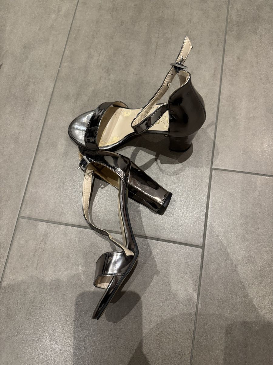Scarpe da donna: High Heeld metallsilber (36) – Usato da Balgach venduto da fad_jb55 1