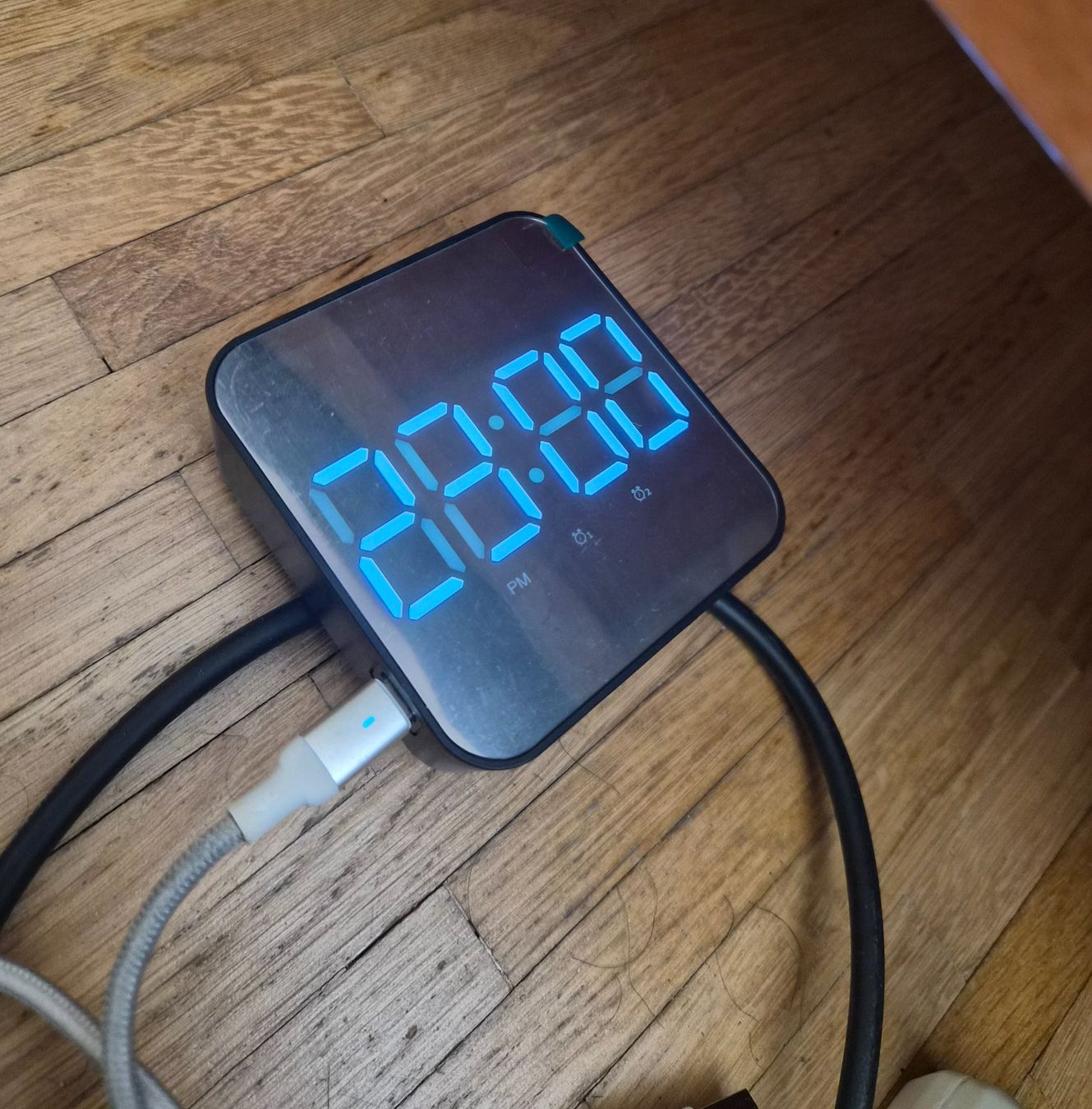 Sveglie: Digitaler Wecker Qt7 blau mit USB-C NEU – Nuovo (secondo la descrizione) da Mellingen venduto da ReLoveit