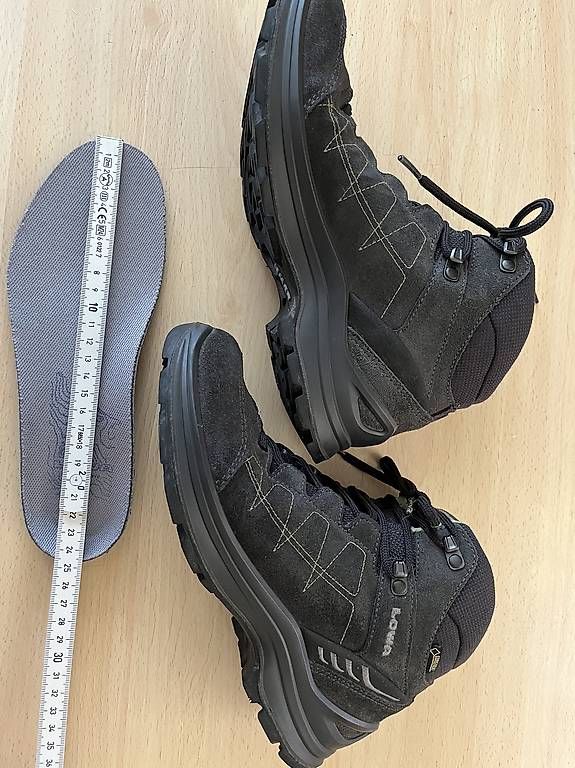 Lowa Chaussures femmes: Lowa Trekking/ Wanderschuhe Gr.37,5 – D'occasion à Spiringen par brandinder 2