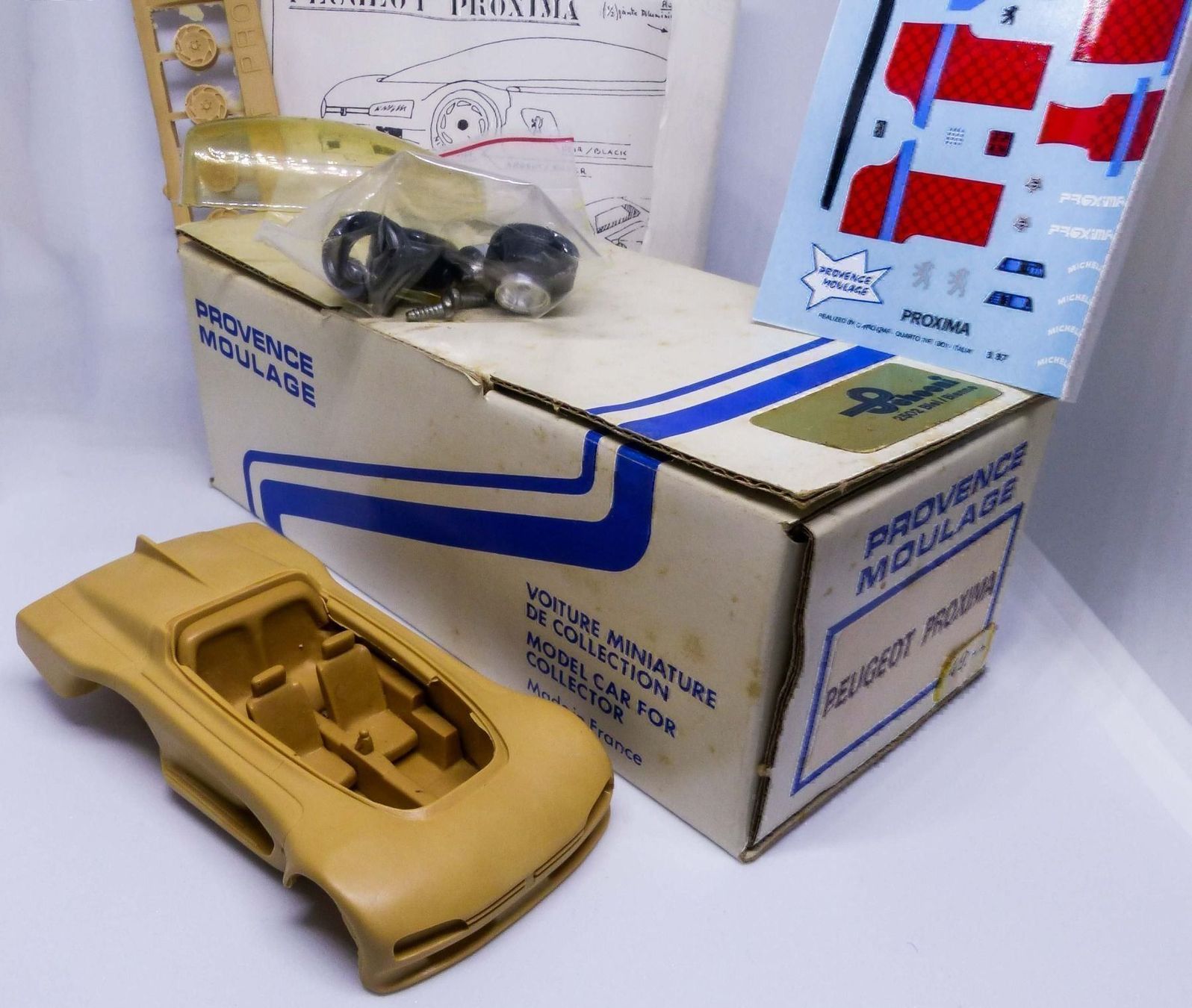 PROVENCE MOULAGE RÉSINE 1/43 - Peugeot 407 Silhouette Genève 2004 EUR