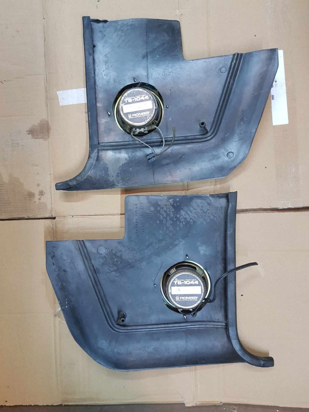 Mopar Tutti pezzi di ricambio auto: Mopar A-Body Kickpanel mit Boxen – Usato da Niedergösgen venduto da usc_8qc6 1