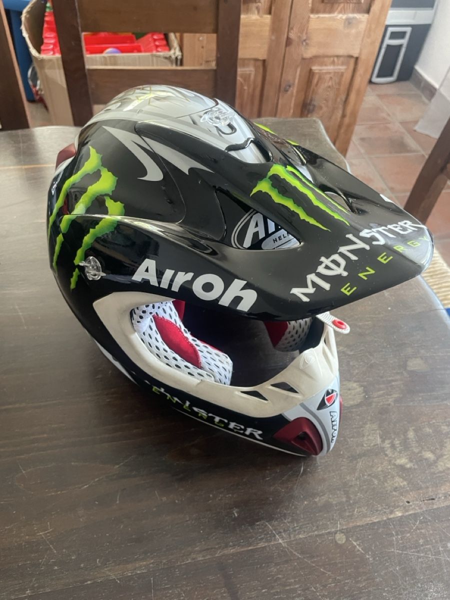 Airoh Casques & visières: Vendo casco airoh – D'occasion à Giumaglio par Pibe17