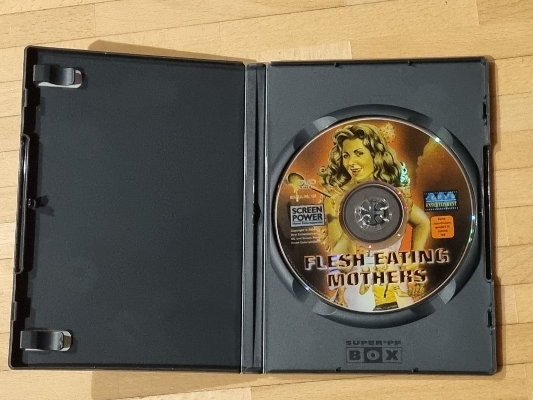 Tutti i DVDs: Flesh Eating Mothers, DVD Horror Trash – Usato da Winterthur venduto da Belzarek 2