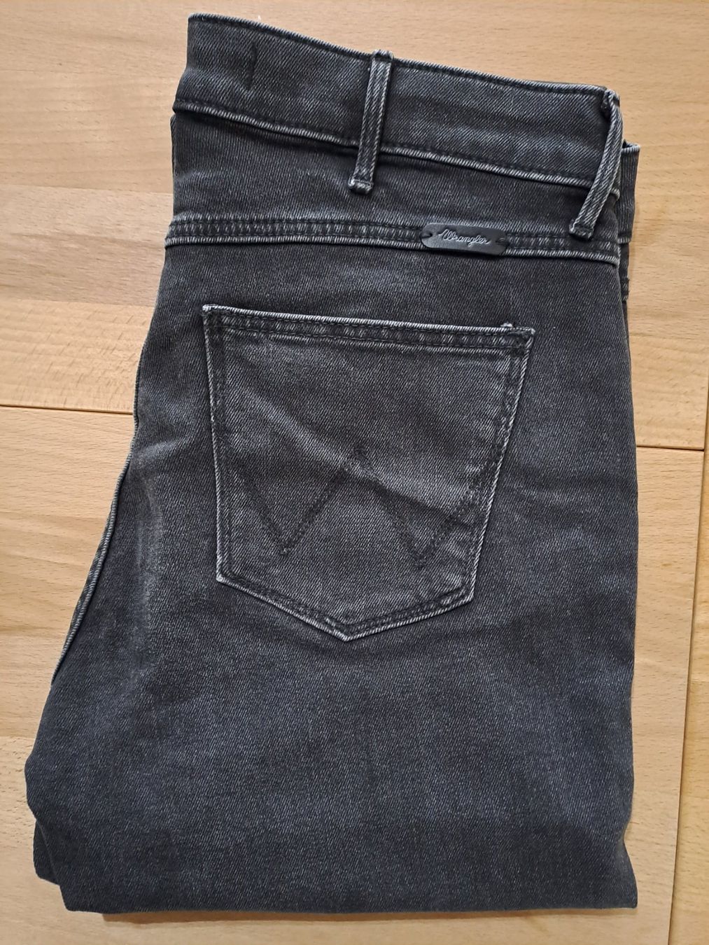 Levi's Jeans: Wrangler Evalyn W29 L32 – Usato da Meyrin venduto da dijin