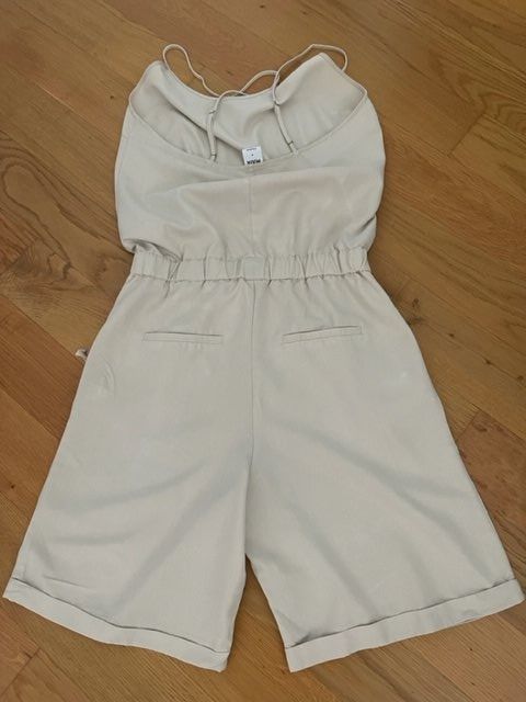 Jumpsuits: Vero Moda Playsuit Gr. 36 - 36/38 in beige – Gebraucht aus Kreuzlingen von shopaholicatheart_2 4