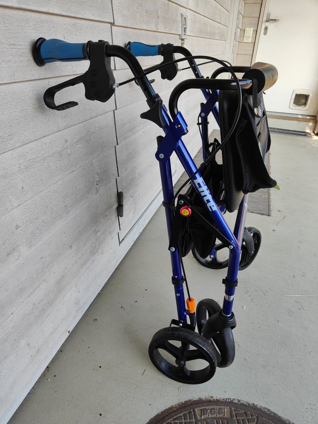 Gehhilfen: Rollator – Gebraucht aus Liebistorf von Stifumone 3