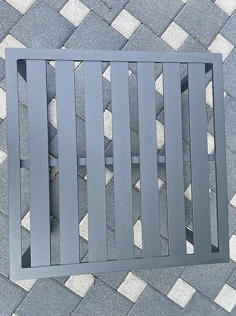 Gonser Tische: Table carrée de jardin basse – Gebraucht aus Bienne von lolbag