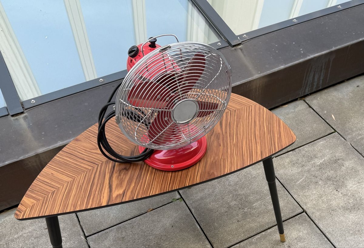 Ventilatori: Retro Tischventilator rot Metall gebraucht – Usato da Schinznach Bad venduto da Chnuschterli 1