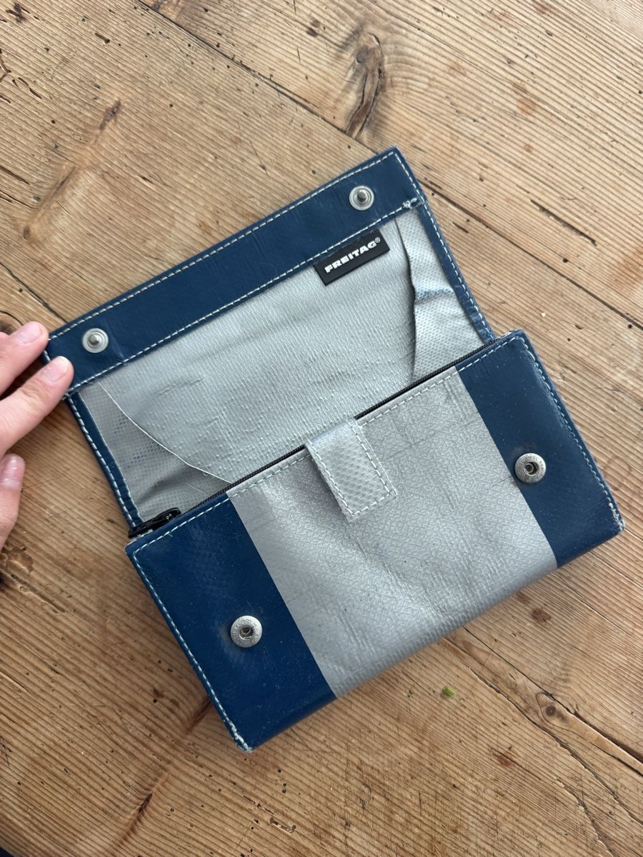Freitag Portafogli: Stylish Blue Wallet ( Freitag ) – Usato da Zürich venduto da ann_v792 2