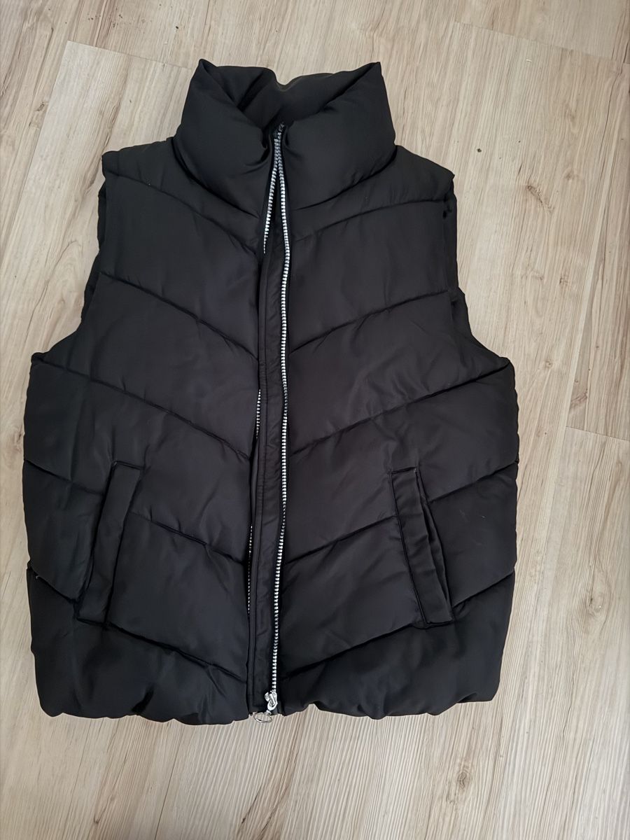 Gilets: Steppweste schwarz – D'occasion à Au ZH par sel_z8vp