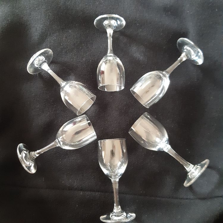 10 verres à liqueur en cristal