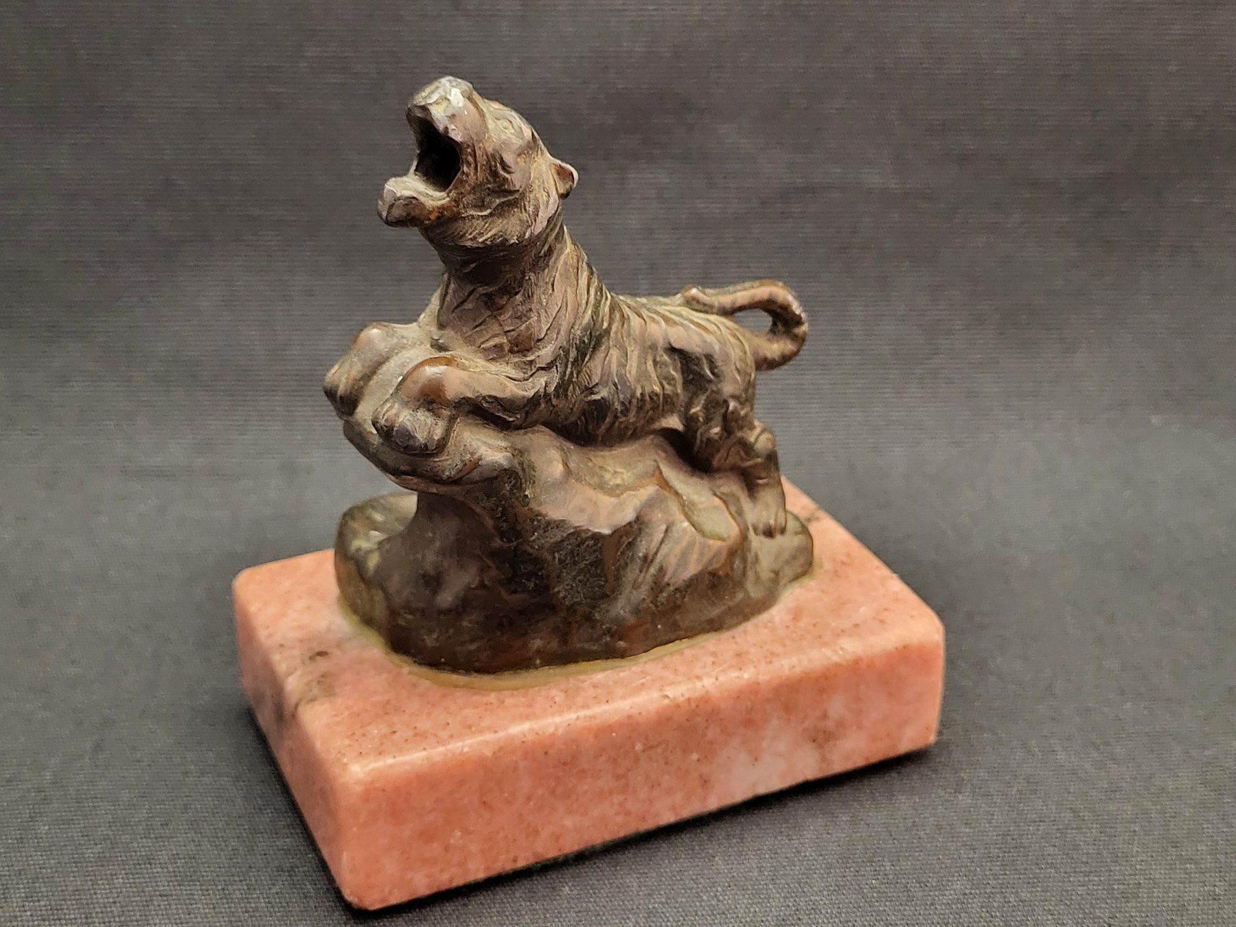 Statuette: Bronze-Tiger auf Marmor-Sockel – Usato da Basel venduto da spinne02